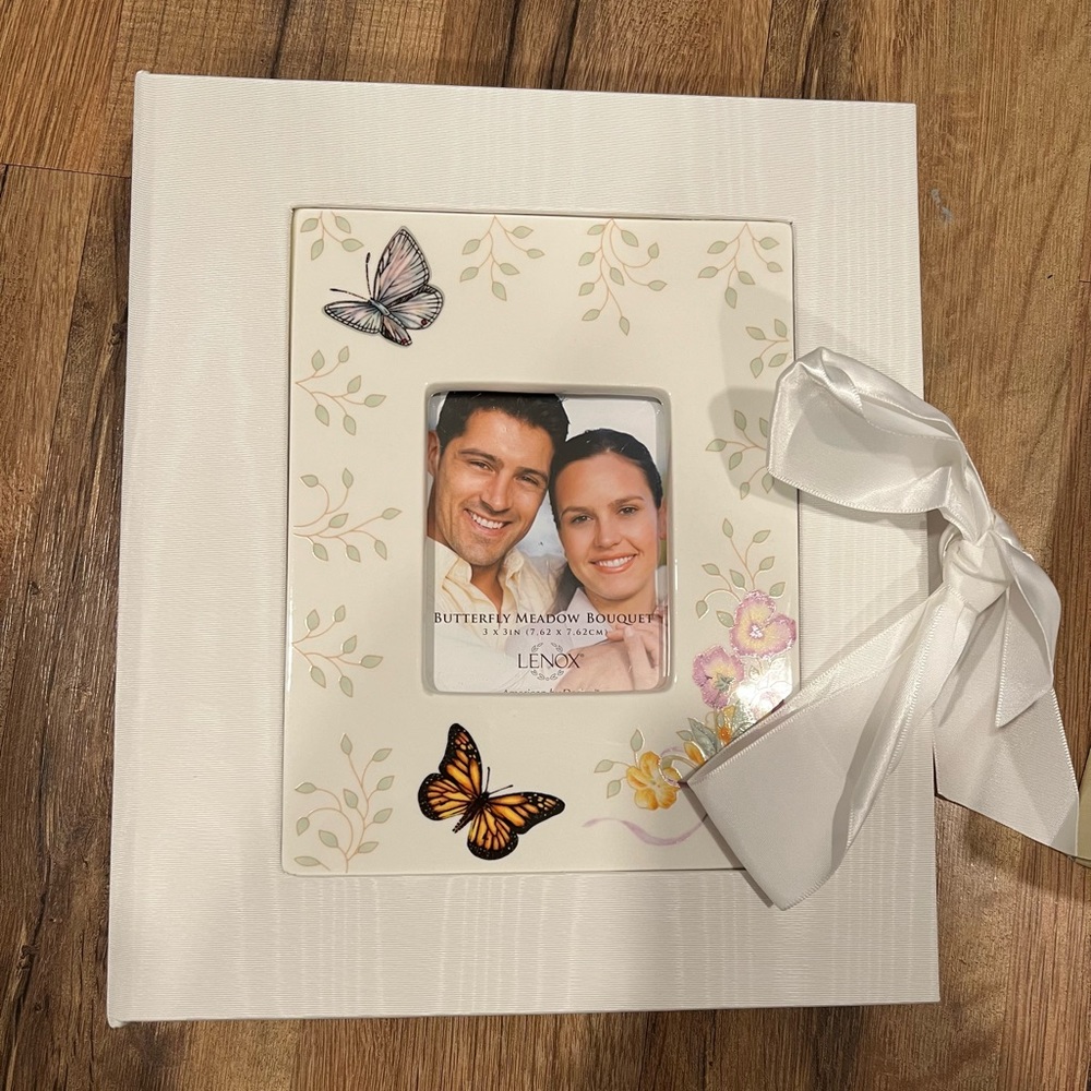 **NWOT** Lenox photo album 🦋